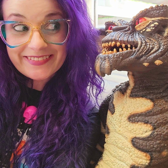 Meet your Posher, Living Dead Girl Nicole - Picture 6 of 15